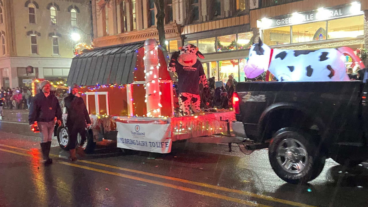 Greenville Employees Spreading Holiday Cheer Foremost Farms